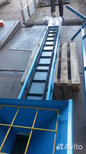 Транспортер ленточный скребковый