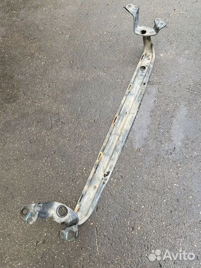 Балка под радиатор Volvo V50 MW