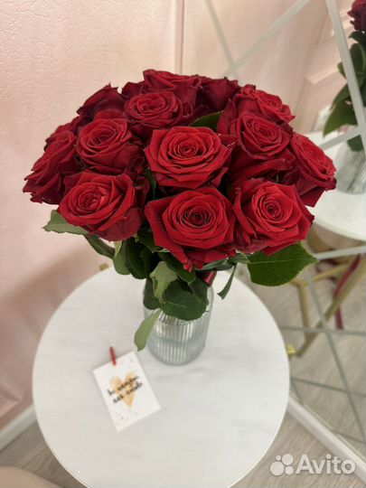 Подарочный набор красные розы и ваза