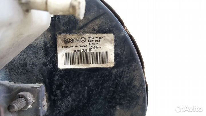 Вакуум тормозов Peugeot 607