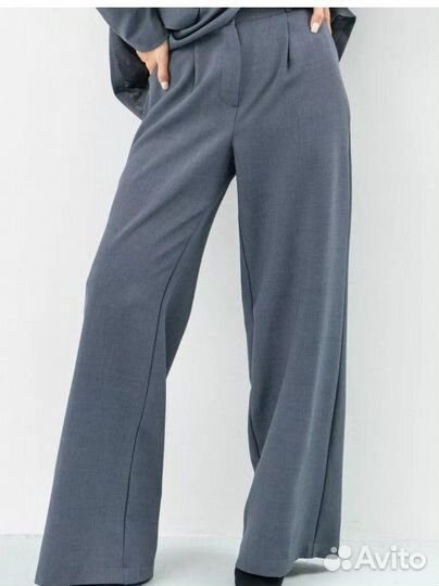 Брючный костюм женский