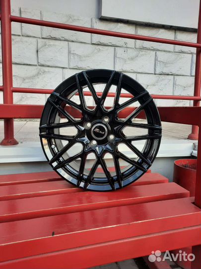 Диск литой Veloce R17 7.0 4*100 ET40 d60.1