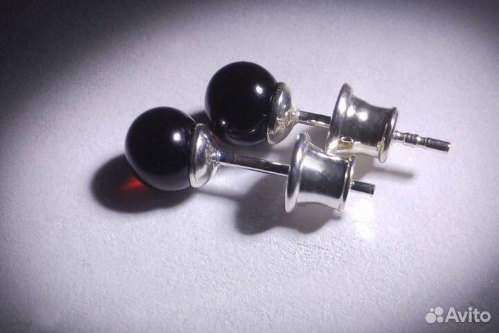 Пусеты гвоздики с натуральным янтарем