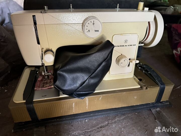 Швейная машинка чайка 132м