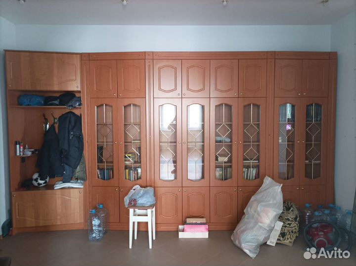 Книжный шкаф