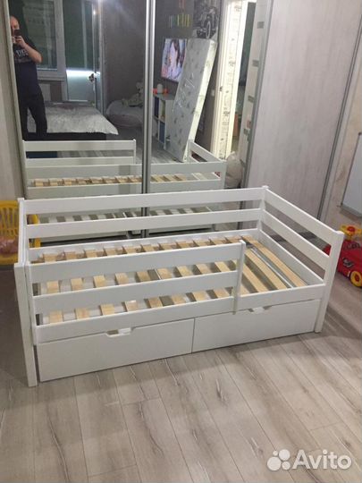 Детская кровать, матрас с бортиком