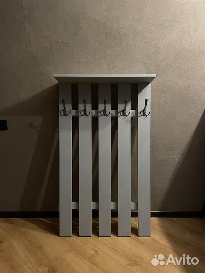 Вешалка для одежды настенная