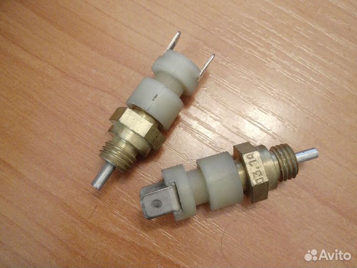 Датчик выключения сигнала тормоза (мышонок) вк 424