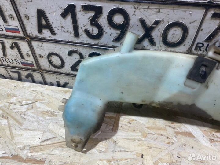 Бачок омывателя Ford Focus 1 2.0 2000
