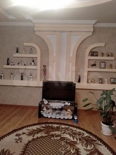 3-к. квартира, 92 м², 1/1 эт.