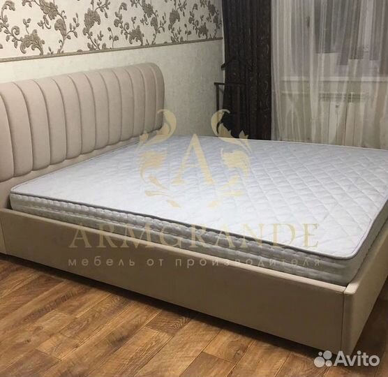 Дизайнерская кровать