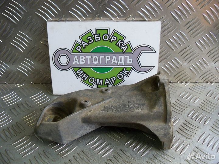 Кронштейн двигателя правый Audi 80 / 90 B3 2.0 PS