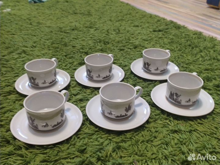 Набор кофейных чашек с блюдцами