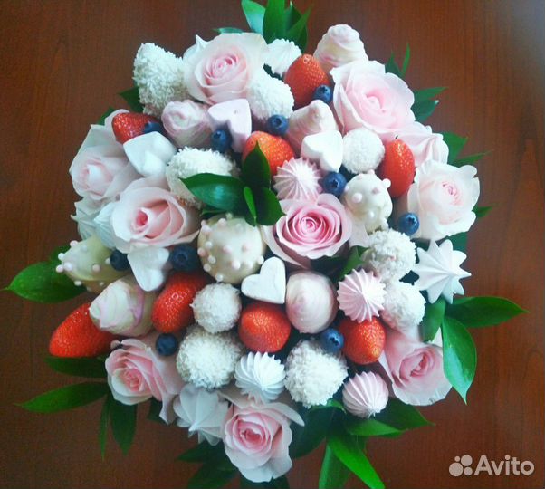 Клубничный букет