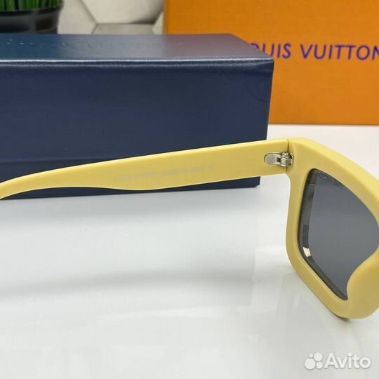 Солнцезащитные очки louis vuitton