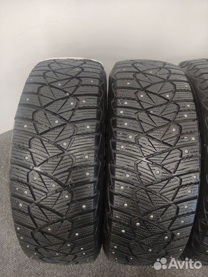 Goodyear Ultra Grip 300 215/65 R16