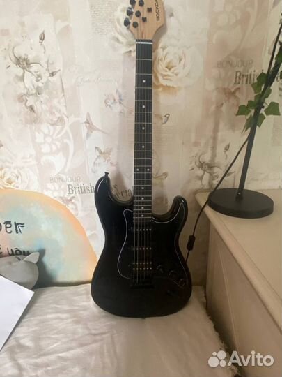 Электрогитара с комбоусилителем