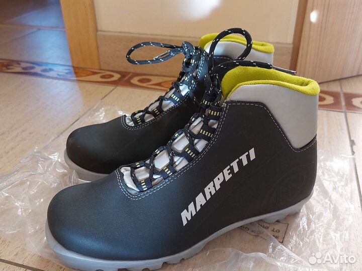 Лыжные ботинки р 39 новые