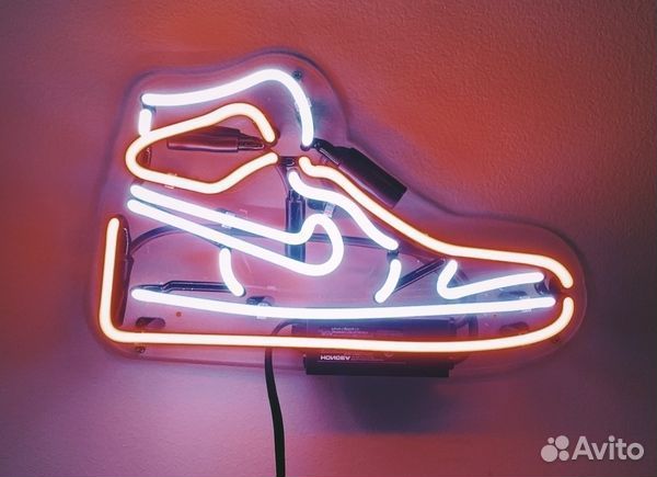 Розничный и онлайн-магазин обуви и одежды брендов