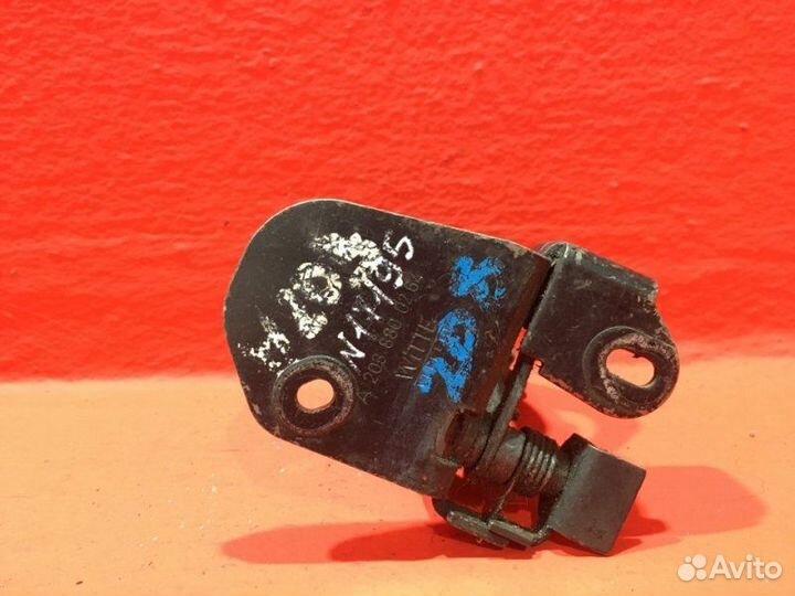 Замок капота Mercedes-Benz C-Class W203 M271946