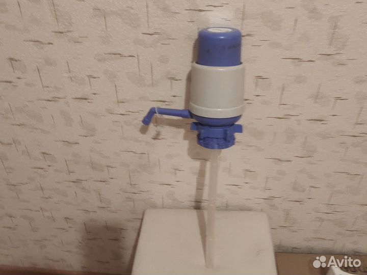 Помпа для воды на бутыль