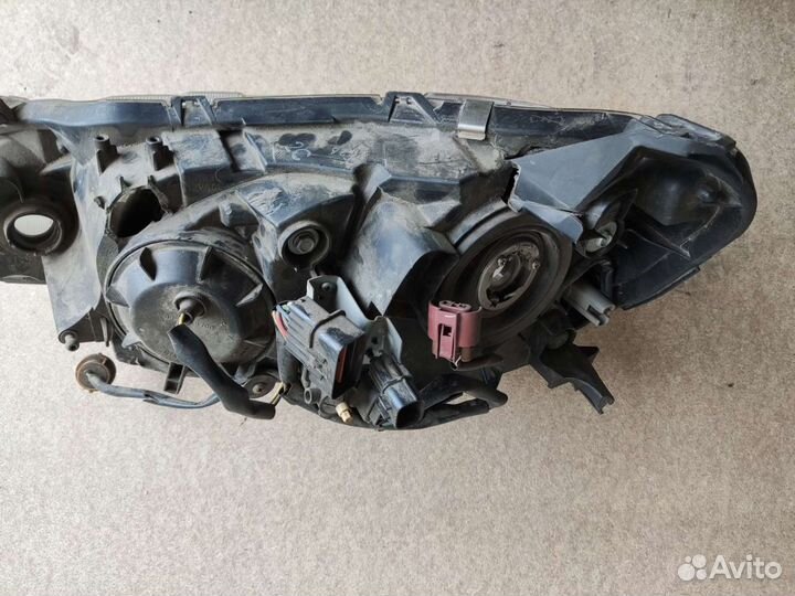 Фара правая mitsubishi outlander xl 2011год