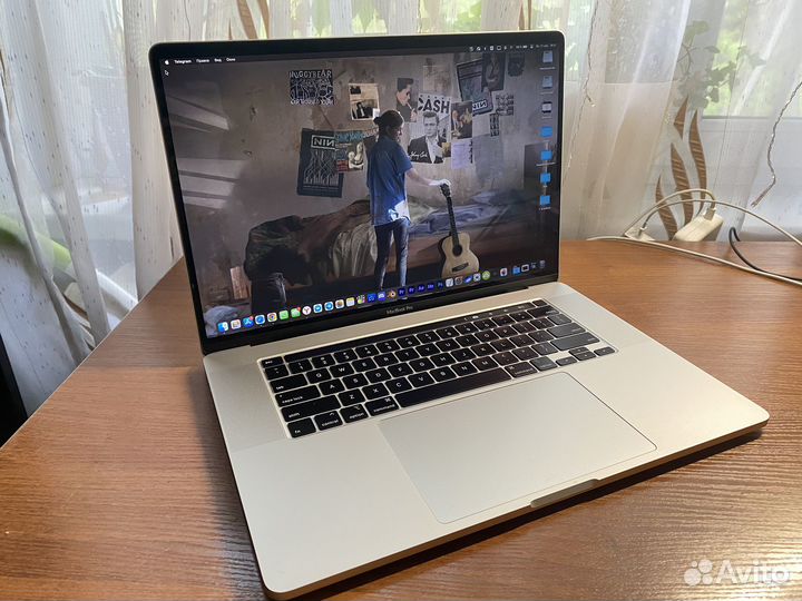 Apple MacBook Pro 16 2019, i9, 32 гб, 1 тб