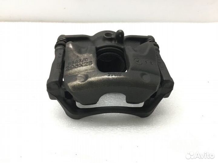 Суппорт передний правый Mercedes Cla C117 1.6 2014