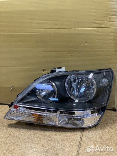 Фара toyota harrier / RX300 (TYC)