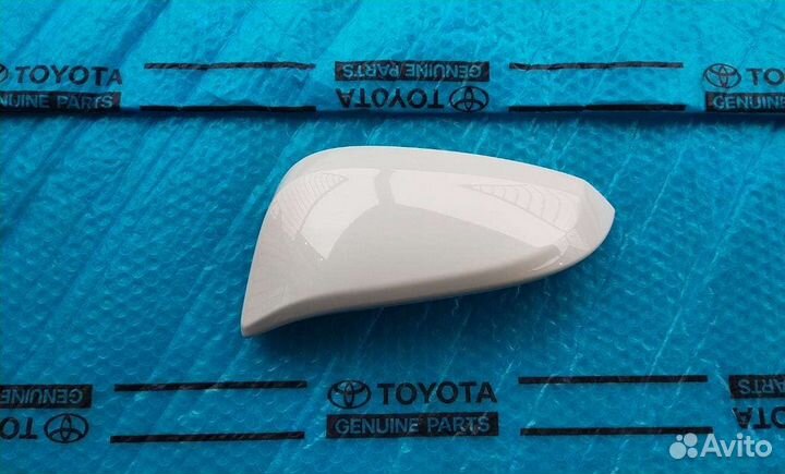 Крышка на зеркало toyota RAV4 40 45 левая