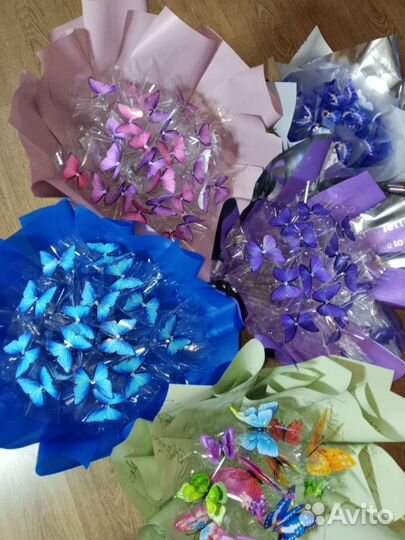 Красивые бабочки в букете в наличии