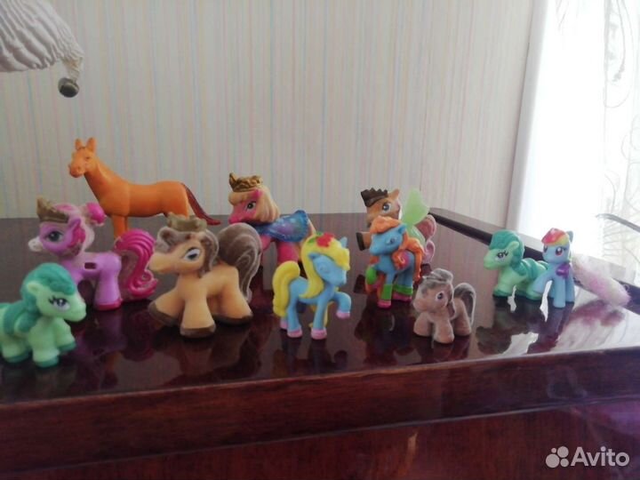 Лошадки игрушечные