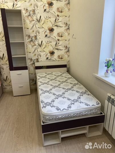 Кровать с матрасом