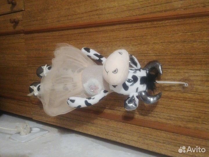 Игрушка балерина корова эквивалент 200 ру