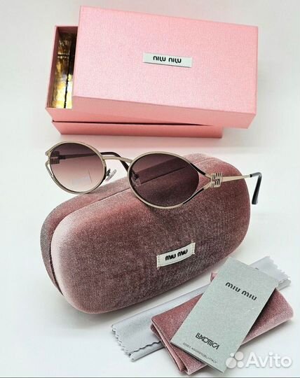 Солнцезащитные очки женские Miu Miu