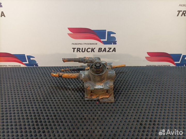 3173150 Клапан ускорительный