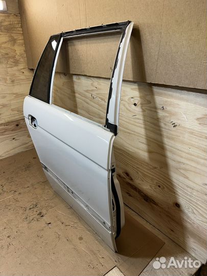 Дверь правая задняя bmw e39 цвет 300