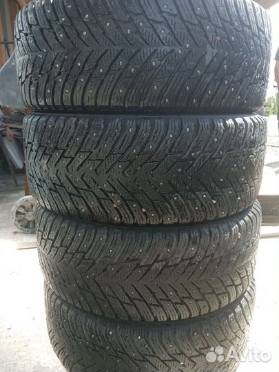 Nokian Tyres Hakkapeliitta 8 235/45 R18