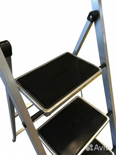 Стремянка CLass plus 3 ступени