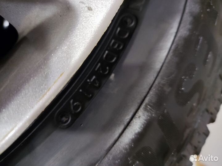 Bridgestone Blizzak Spike-02 195/65 R15