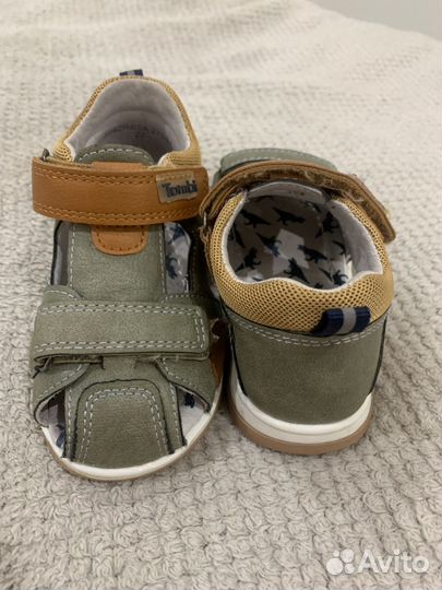 Сандалии детские 22 размер