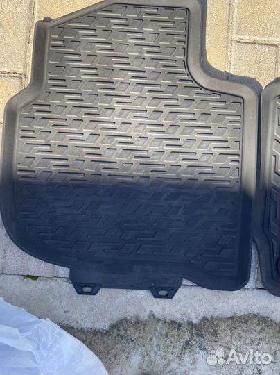 Автомобильные коврики резиновые