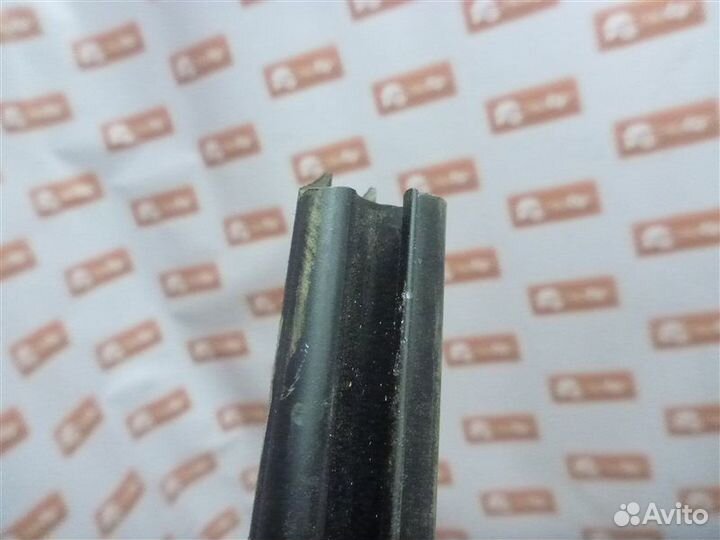 Уплотнитель стекла двери бархотка передний левый