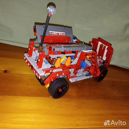 Конструктор lego Technic 42075 Служба быстрого реа