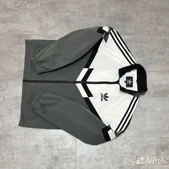 Ветровка adidas