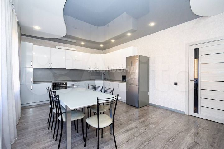 Коттедж 182,5 м² на участке 10 сот.