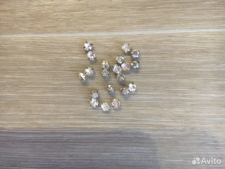 Паетки и стразы