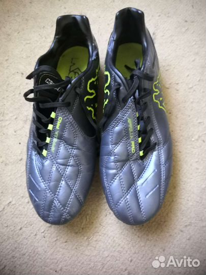 Футбольные бутсы