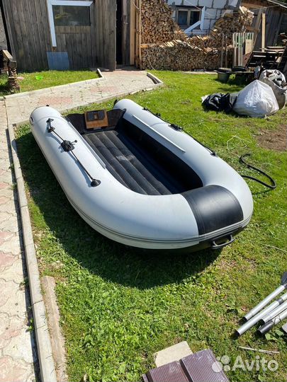 Продам лодку с мотором