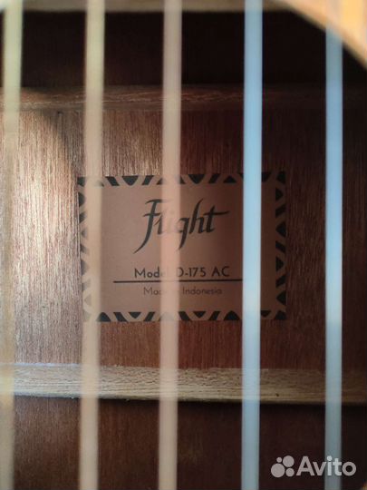 Акустическая гитара